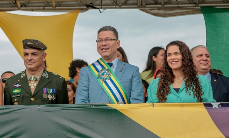 Governador destaca crescimento econômico e queda de desemprego nas comemorações do 7 de Setembro - Política