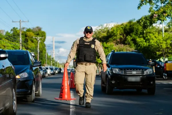 Mudanças no trânsito nas ruas General Penha Brasil e Agnelo Bitencourt