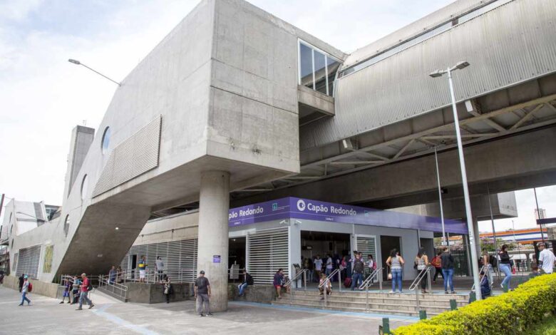 Briga de passageiros causa tumulto na estação Capão Redondo da ViaMobilidade