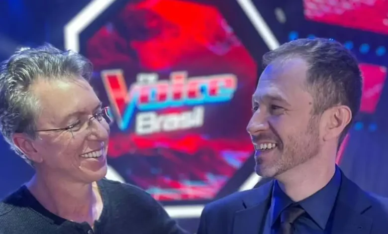 Boninho fala em 'ciclo interrompido' ao posar com Tiago Leifert