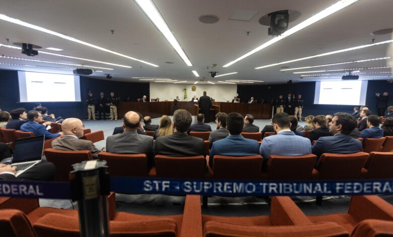 Defesa de Heleno diz ao STF que ele não participou de reuniões com as Forças e se afastou de Bolsonaro após ascensão do Centrão