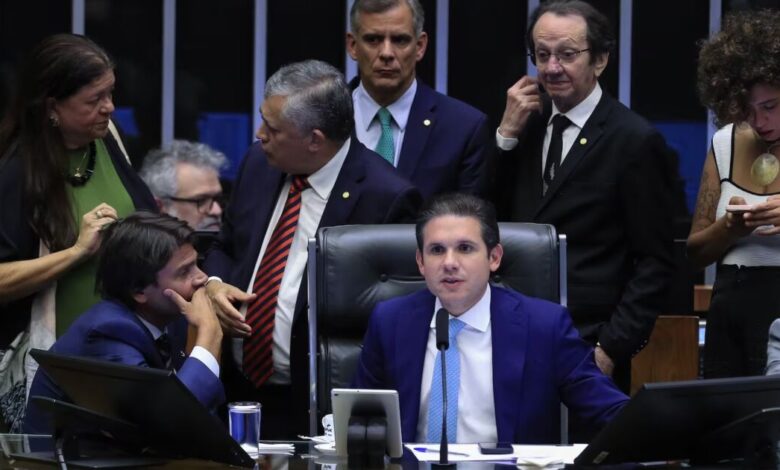 os prós e contras da proposta sobre o serviço público