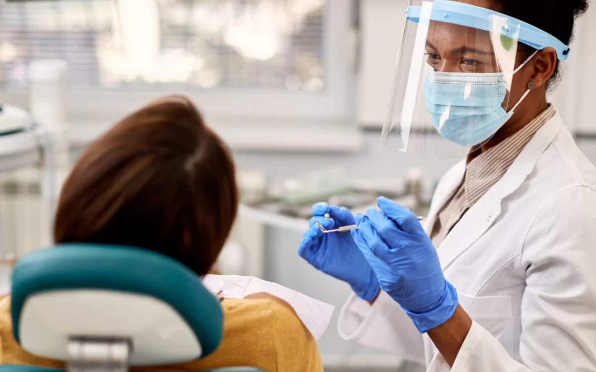 Por que existem dois dias do dentista? Descubra agora.