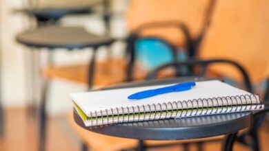 Servidora com dois cargos é alvo de denúncias em escolas de Cantá: ‘alunos desassistidos’