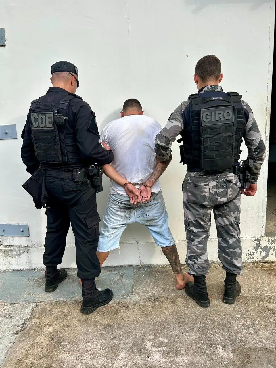 Homem e esposa detidos sob suspeita de chefiar facção no Juruá