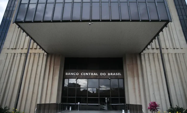 Apoio explícito do mercado à PEC 65 é confissão pública de que os regulados querem controlar o regulador