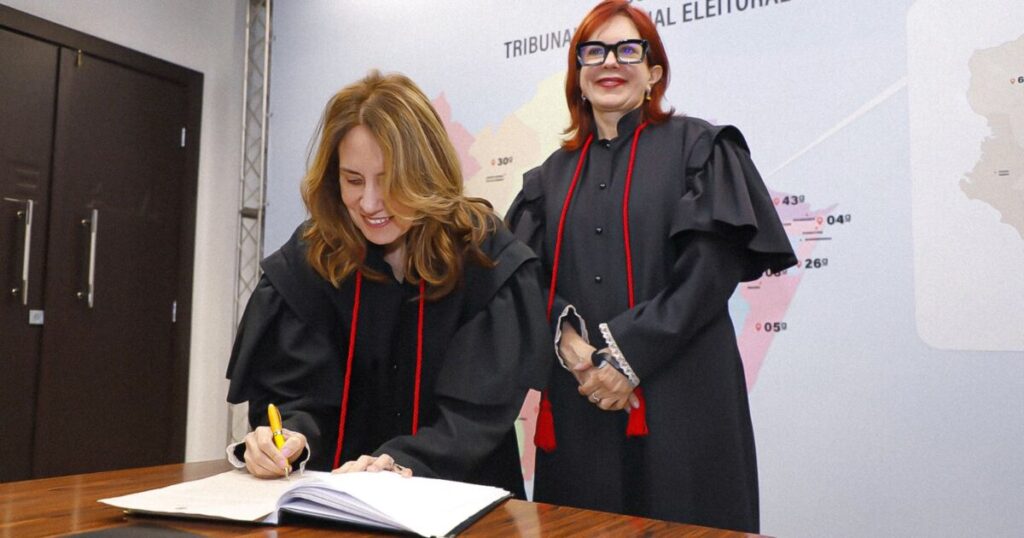 Desembargadora Ida Maria toma posse no TRE-AM e reforça papel feminino na Corte