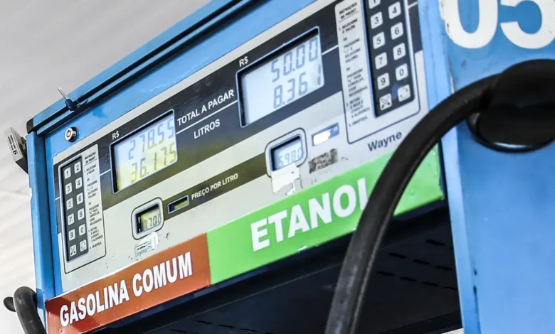Petrobras reduz preço da gasolina em 4,9% a partir de terça-feira (21) — Brasil de Fato