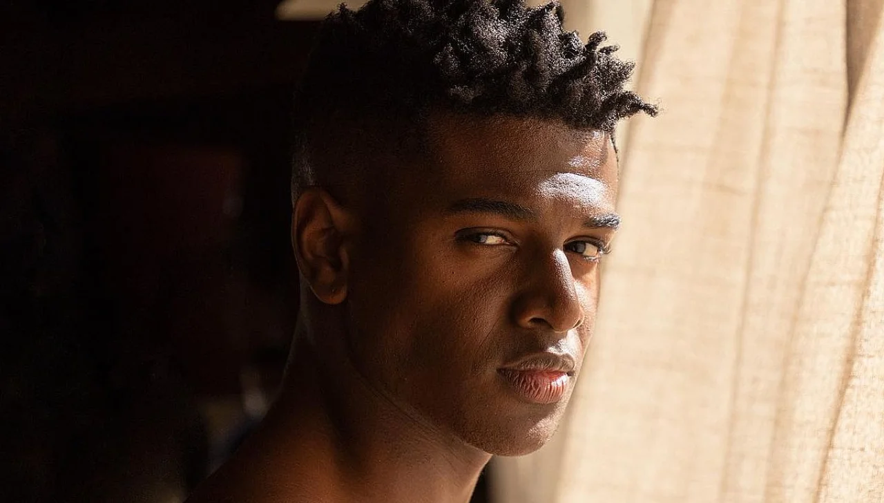 Ronald Sotto é o protagonista de “Nobreza do Amor” na Globo