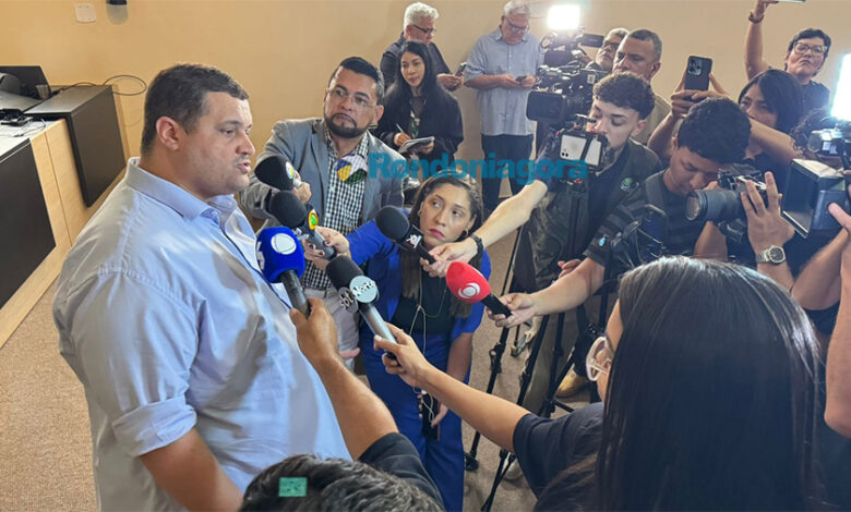 Vídeo: Tezzari atribui denúncia a desavença pessoal e nega irregularidades após operação da Polícia Civil - Política