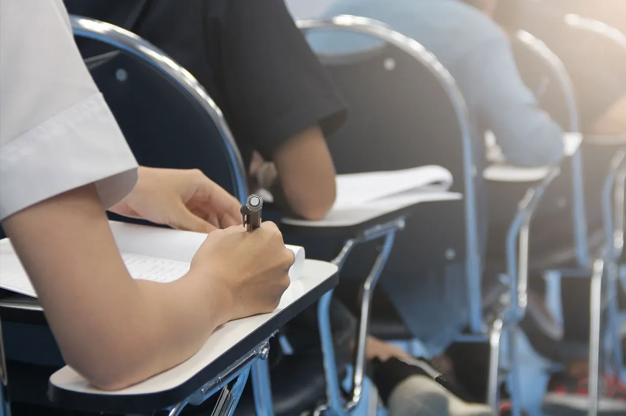 Instituições de ensino promovem iniciativas para o Enem 2025