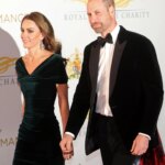 El Príncipe y la Princesa de Gales asisten al espectáculo Royal Variety