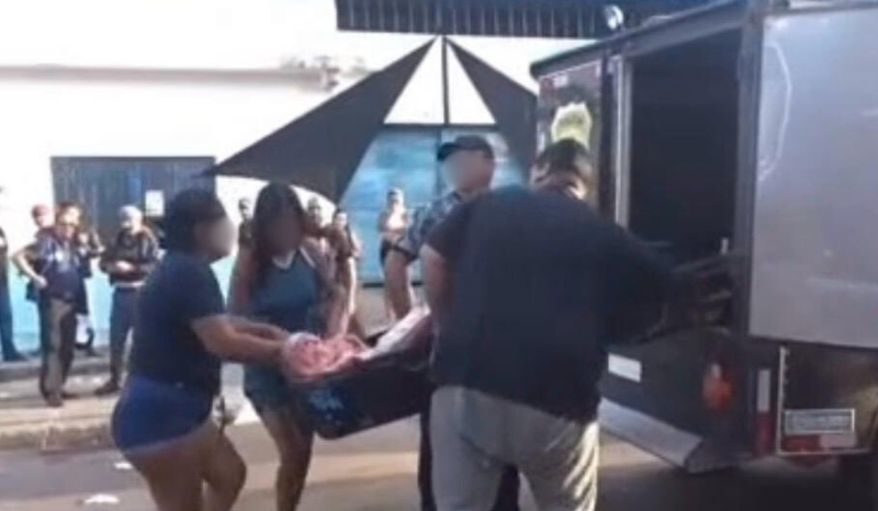 Homem é morto e mulher é atingida com tiro após discussão em festa em Manaus