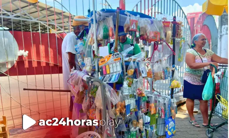Ambulantes mantêm preços baixos e driblam crise antes da Black Friday