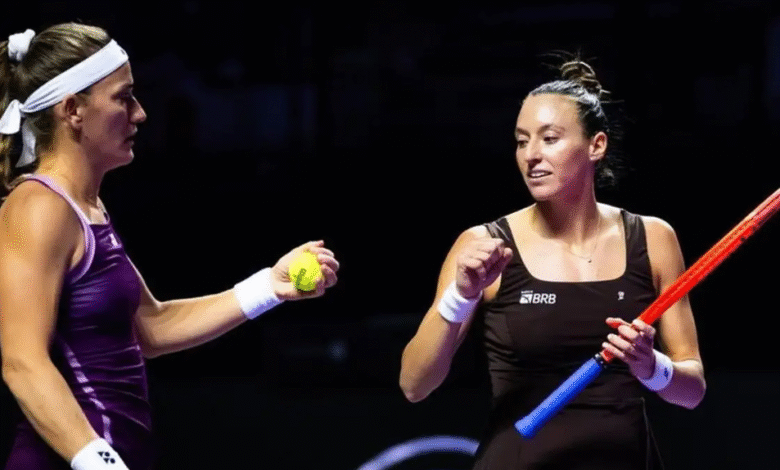 Stefani e Babos perdem na decisão e ficam com o vice no WTA Finals