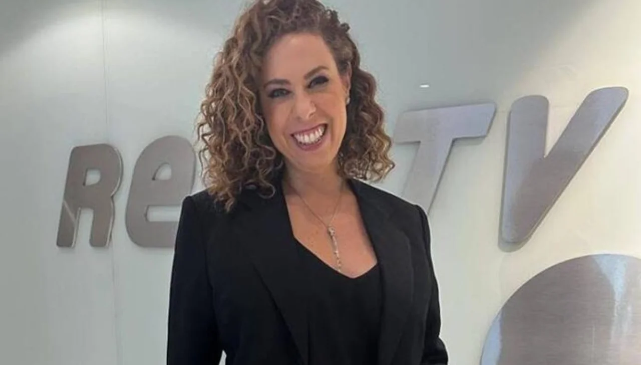 Fabíola Cidral estreia como apresentadora no RedeTV! News