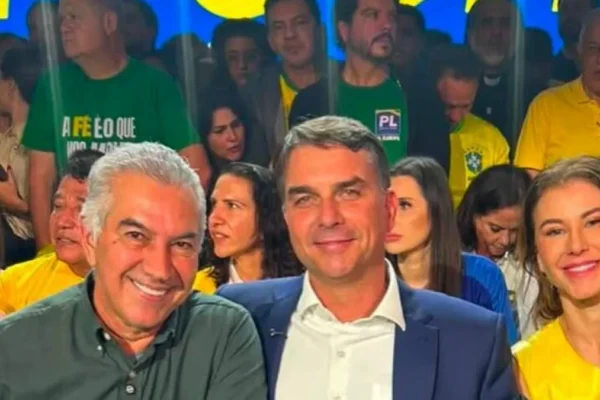 PL lança Flávio Bolsonaro à Presidência com Riedel e Reinaldo