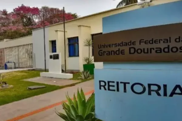 UFGD abre 100 vagas para cursos de Inglês e Espanhol