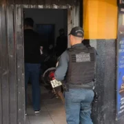 Homem é encontrado morto com mãos amarradas dentro de loja em Dourados