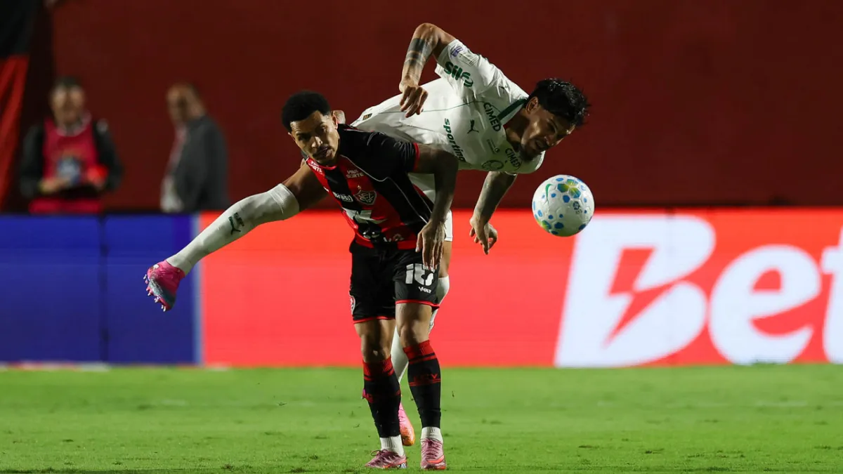 Palmeiras goleia e abre 8 pontos; Fluminense empata com Bahia