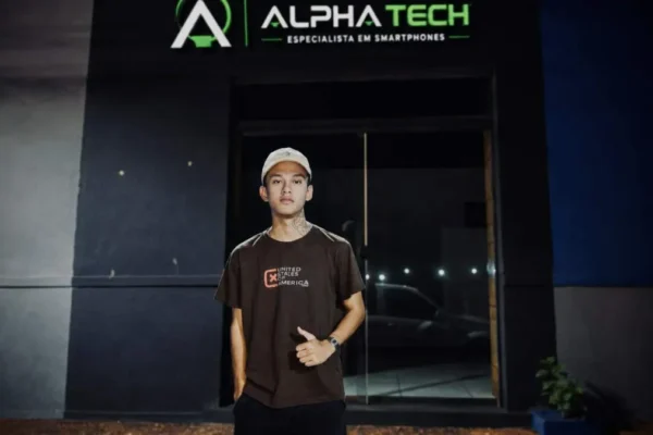 Jovem de 17 anos inaugura loja de assistência técnica em Terenos