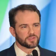 Durigan promete diálogo com indústria contra tarifaço e juros