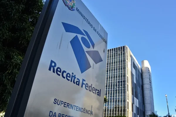 Receita adia reforma tributária para parte das notas fiscais