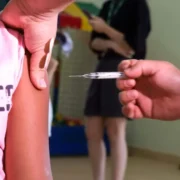 Multivacinação começa hoje em MS; veja locais e documentos