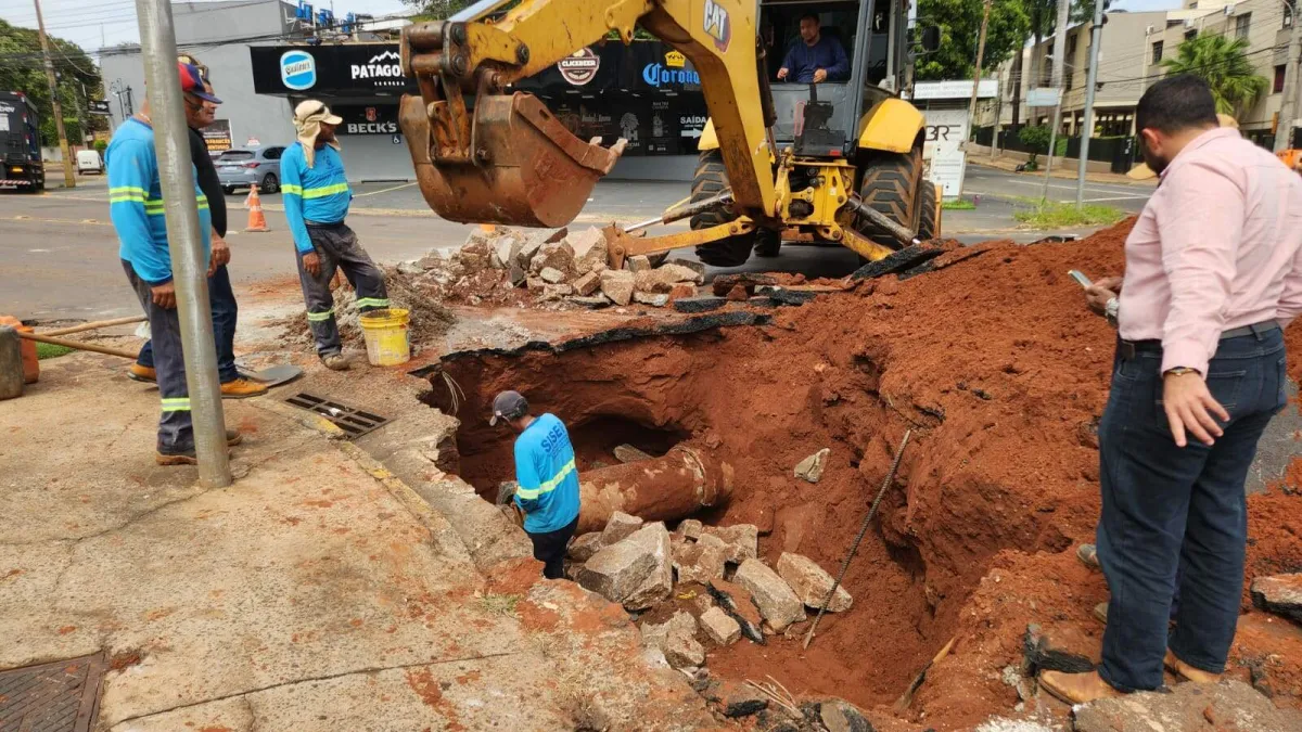 Obra interdita trecho da Rua Joaquim Murtinho em Campo Grande