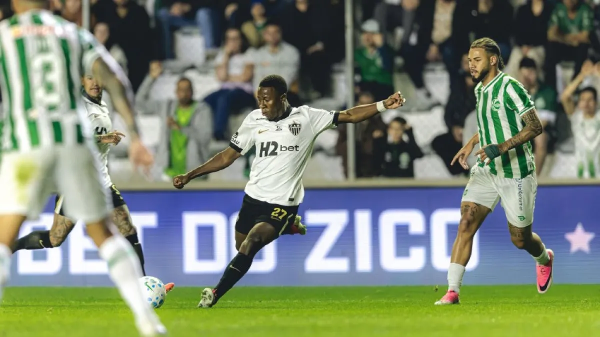 Atlético-MG vence no fim e avança às quartas da Copa do Brasil