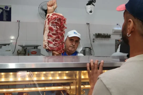 Dia dos Pais: churrasco em casa impulsiona vendas em açougues