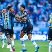 Grêmio vira sobre São Paulo, vence por 2 a 1 e deixa o Z-4