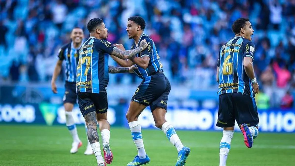 Grêmio vira sobre São Paulo, vence por 2 a 1 e deixa o Z-4