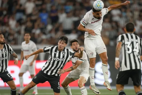 Fluminense empata com Botafogo; Coritiba vence a Chapecoense