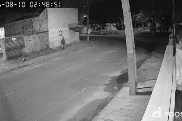 Adolescente é baleado com 2 tiros em frente a conveniência em Campo Grande