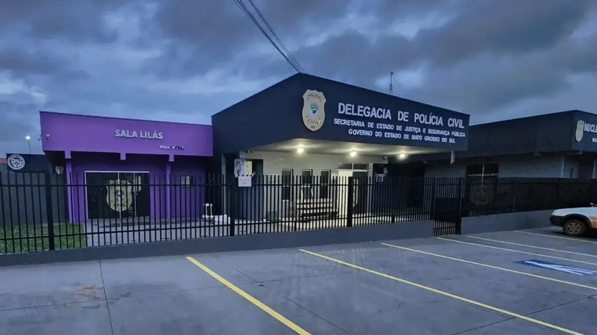 Jovem é morto com dez tiros ao abrir portão em Costa Rica