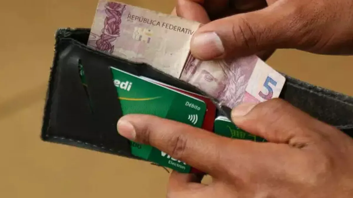 Brasileiros têm R$ 5,1 bi esquecidos em bancos; saque disponível