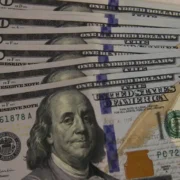 Dólar sobe a R$ 5,19 com saída de estrangeiros da bolsa