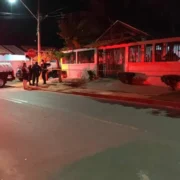 Dupla em moto mata um e fere outro na cabeça em Coxim