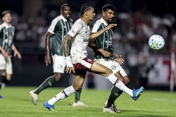 São Paulo empata com Coritiba e amplia jejum no Brasileirão
