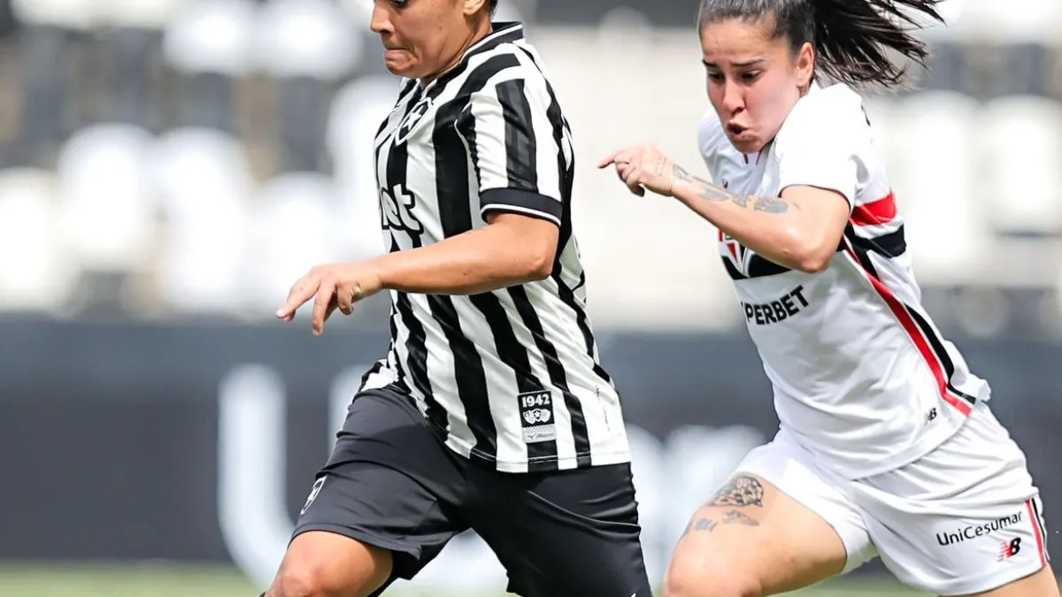 São Paulo goleia Botafogo e briga pela liderança do Brasileirão Feminino